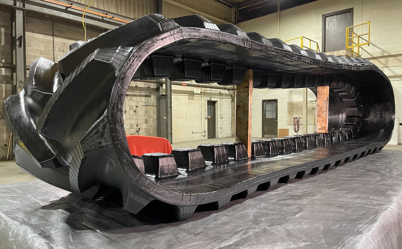 GTW TankTuff for CLAAS Lexion Terra Trac - Track for Tracked tractor: picture 4 GTW TankTuff for CLAAS Lexion Terra Trac - Track for Tracked tractor: picture 4