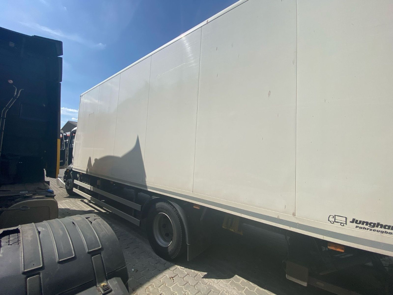 Box truck Volvo FL 16.280 Koffer Unfallschaden: picture 8