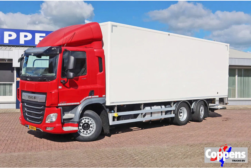 DAF CF 340 FAN 6X2 Bakwagen + Klep 2500 KG - Box truck: picture 1 DAF CF 340 FAN 6X2 Bakwagen + Klep 2500 KG - Box truck: picture 1