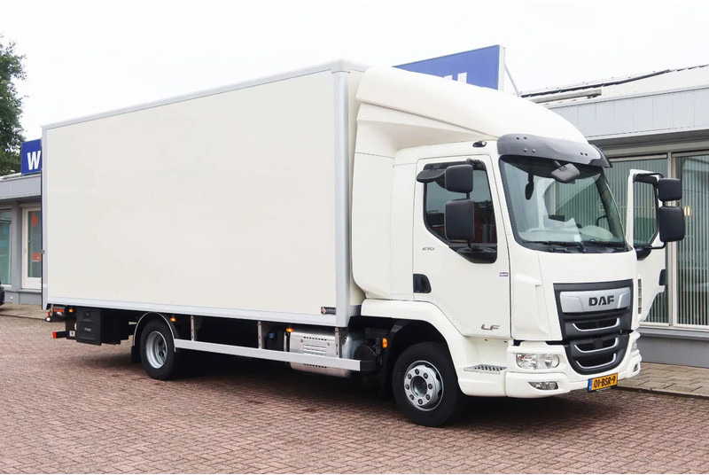 DAF LF 210 Bakwagen+ Dhollandia 1500 kg Comfort cabine - Box truck: picture 2 DAF LF 210 Bakwagen+ Dhollandia 1500 kg Comfort cabine - Box truck: picture 2