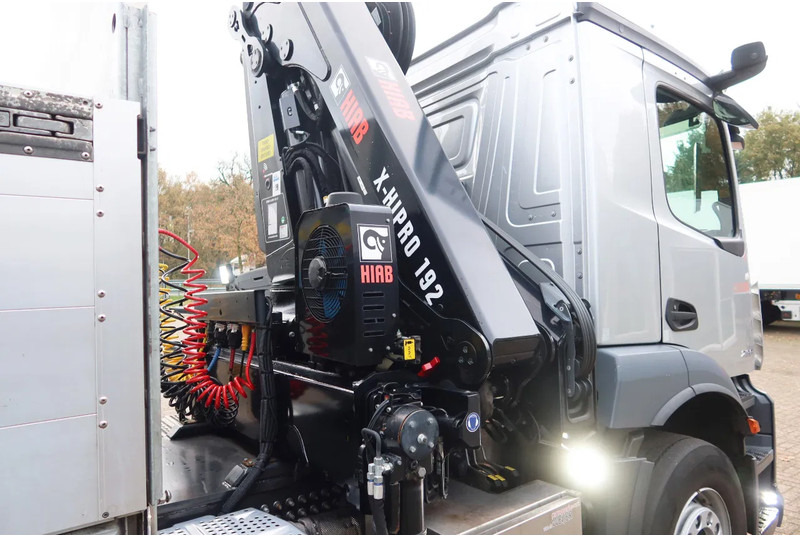 Mercedes-Benz Actros 2133 L Trekker + Hiab Kraan met City Trailer: OT-92-VD - Tractor unit: picture 4 Mercedes-Benz Actros 2133 L Trekker + Hiab Kraan met City Trailer: OT-92-VD - Tractor unit: picture 4