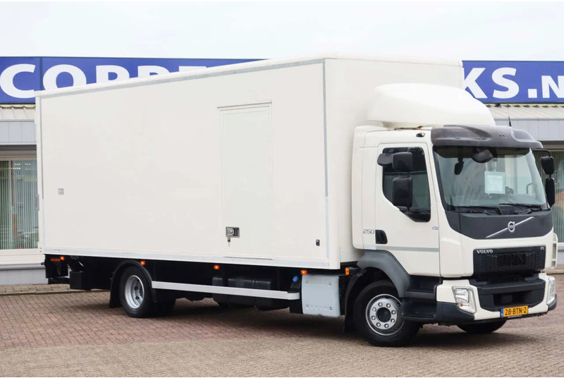 Volvo FL 250 Bak + Klep E6 - Box truck: picture 2 Volvo FL 250 Bak + Klep E6 - Box truck: picture 2