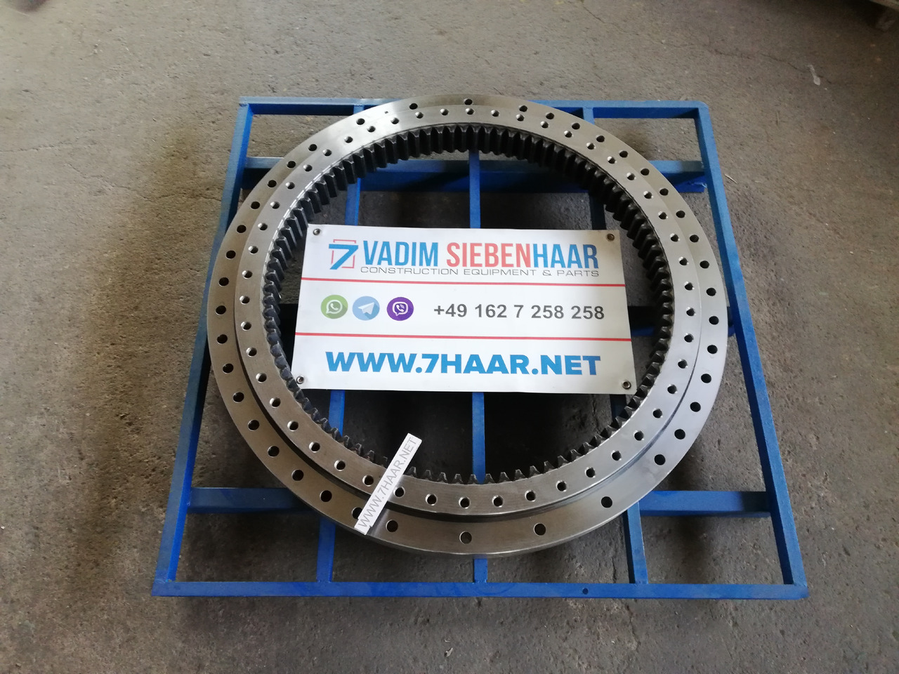 Liebherr Slewring Drehkranz OPU Łożysko wieńcowe 933816501   Liebherr R 934 - Slewing ring for Excavator: picture 1 Liebherr Slewring Drehkranz OPU Łożysko wieńcowe 933816501   Liebherr R 934 - Slewing ring for Excavator: picture 1