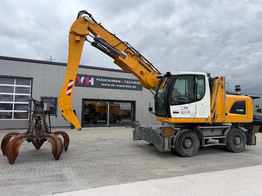 Liebherr LH 22  - Waste/ Industry handler: picture 1 Liebherr LH 22  - Waste/ Industry handler: picture 1
