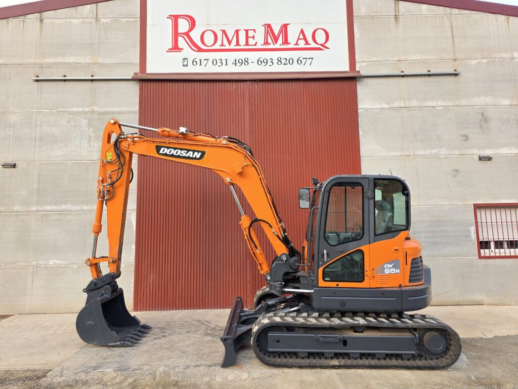 DOOSAN DX85R-3 - Mini excavator: picture 1 DOOSAN DX85R-3 - Mini excavator: picture 1