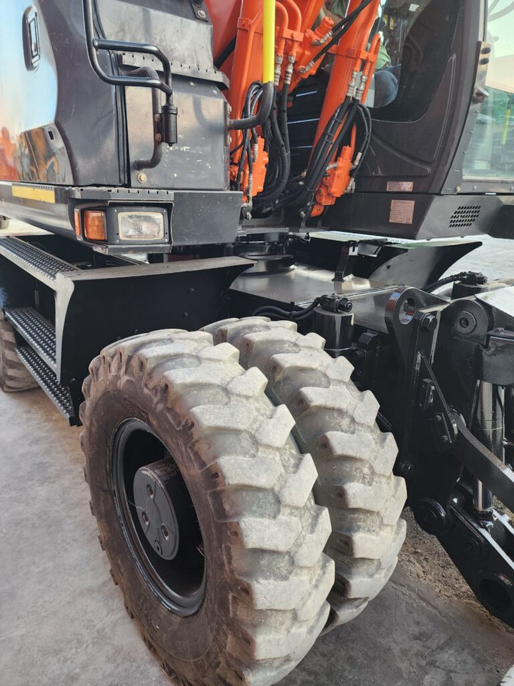 HITACHI ZX145W-6 - Wheel excavator: picture 5 HITACHI ZX145W-6 - Wheel excavator: picture 5