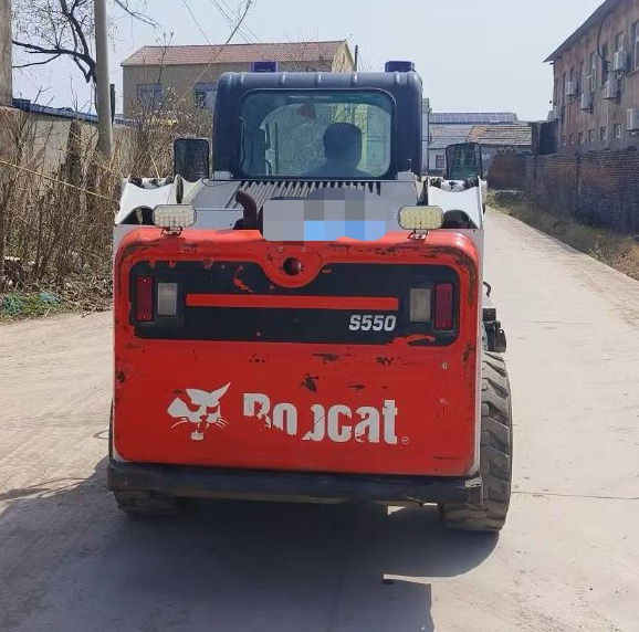 BOBCAT S550 - Skid steer loader: picture 4 BOBCAT S550 - Skid steer loader: picture 4