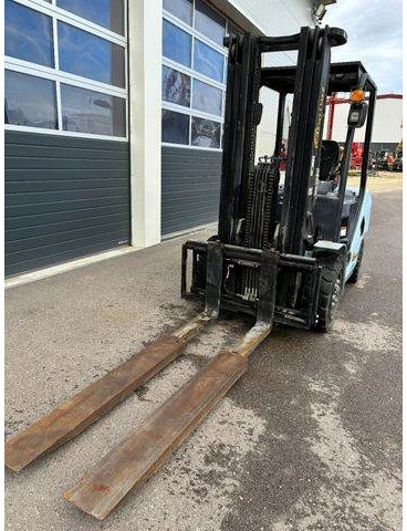 Hyster Yale UT35P Dieselstapler 2500kg, 4800mm, BJ 2019 - Diesel forklift: picture 3 Hyster Yale UT35P Dieselstapler 2500kg, 4800mm, BJ 2019 - Diesel forklift: picture 3