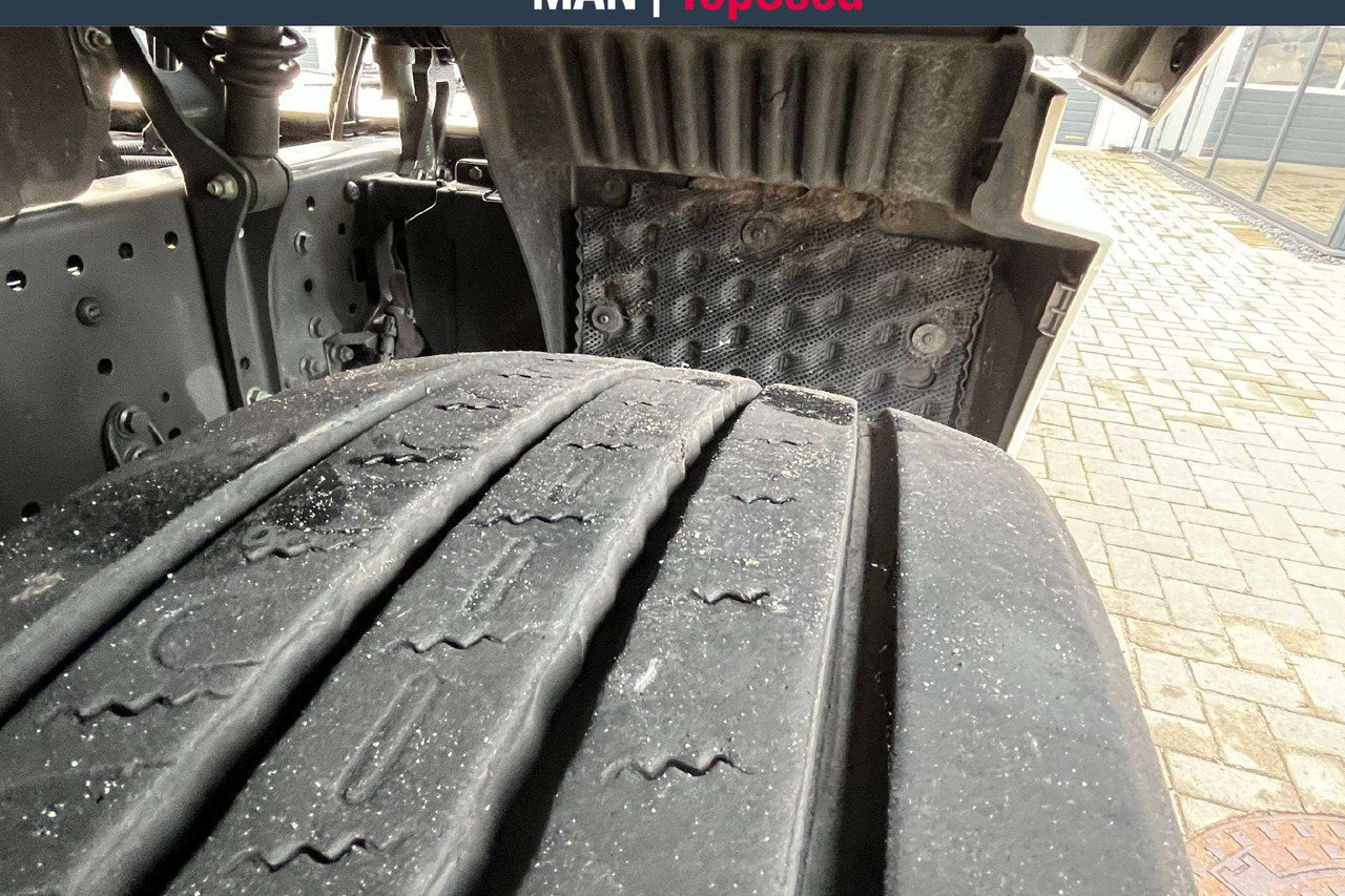 Tractor unit MAN TGX 18.470 LED: picture 10