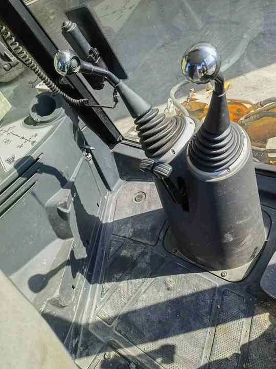 Backhoe loader JCB 3CX 4*4 tlb loader UKmade, used cheap JCB 3CX retro loader and digger - Backhoe loader: picture 3 Backhoe loader JCB 3CX 4*4 tlb loader UKmade, used cheap JCB 3CX retro loader and digger - Backhoe loader: picture 3