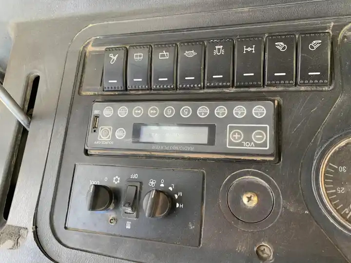 High Quality Original Uk JCB 3CX excavator used wheel loaders 7 ton backhoe loader with good working condition in stock for sale - Backhoe loader: picture 5 High Quality Original Uk JCB 3CX excavator used wheel loaders 7 ton backhoe loader with good working condition in stock for sale - Backhoe loader: picture 5