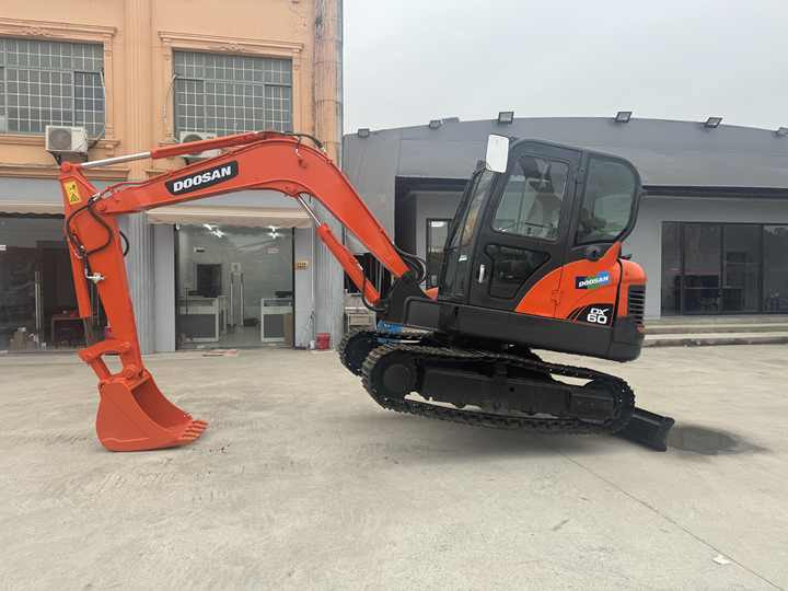 High Quality Secondhand Small Excavator Doosan Dx60 Dx75 Korea Origin Mini Excavator Machine Good Price for Guyana - Crawler excavator: picture 5 High Quality Secondhand Small Excavator Doosan Dx60 Dx75 Korea Origin Mini Excavator Machine Good Price for Guyana - Crawler excavator: picture 5