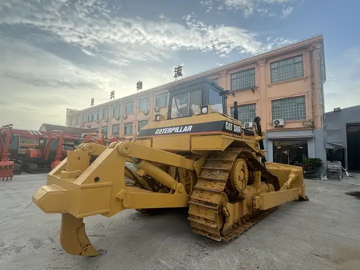 High Working Efficiency Used Bulldozer CatD8R Secondhand Caterpillar D8R Dozer on sale - Bulldozer: picture 3 High Working Efficiency Used Bulldozer CatD8R Secondhand Caterpillar D8R Dozer on sale - Bulldozer: picture 3