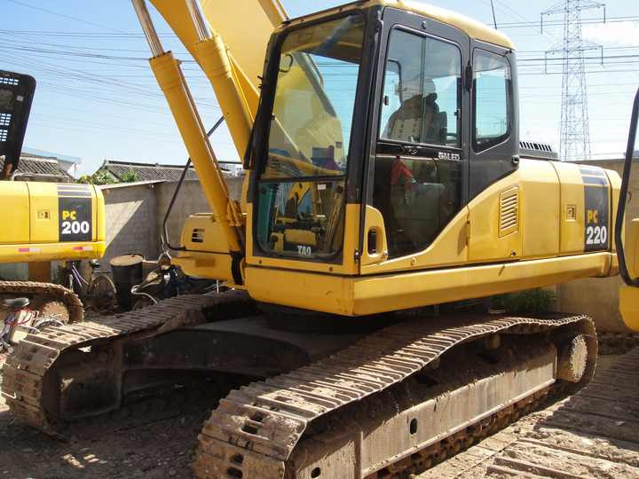 Hot Sell Komatsu PC220 Buy Komatsu PC220 Kamatsu Excavator PC220 Price New Komatsu PC220 Pc200 Pc240 Excavator - Excavator: picture 3 Hot Sell Komatsu PC220 Buy Komatsu PC220 Kamatsu Excavator PC220 Price New Komatsu PC220 Pc200 Pc240 Excavator - Excavator: picture 3