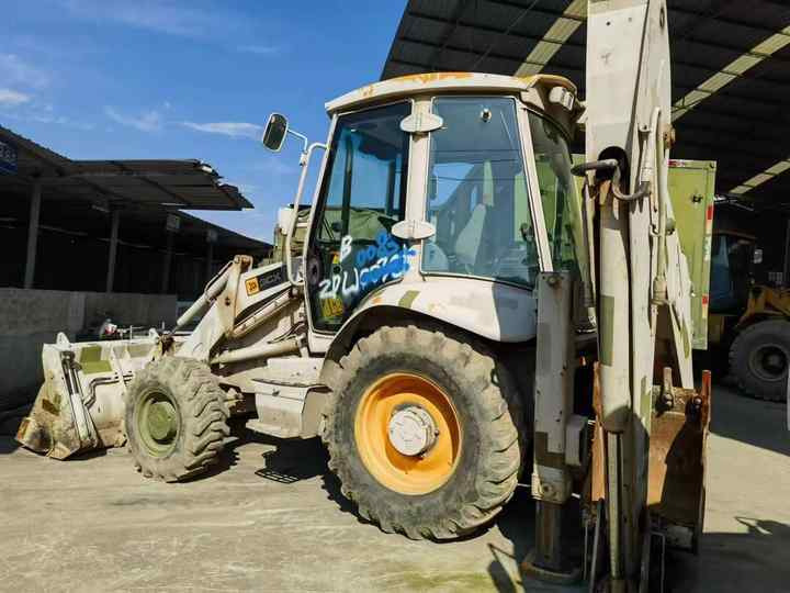Hot sale Backhoe loader JCB 3CX 4*4 tlb loader UKmade, used cheap JCB 3CX retro loader and digger in good condition - Backhoe loader: picture 5 Hot sale Backhoe loader JCB 3CX 4*4 tlb loader UKmade, used cheap JCB 3CX retro loader and digger in good condition - Backhoe loader: picture 5
