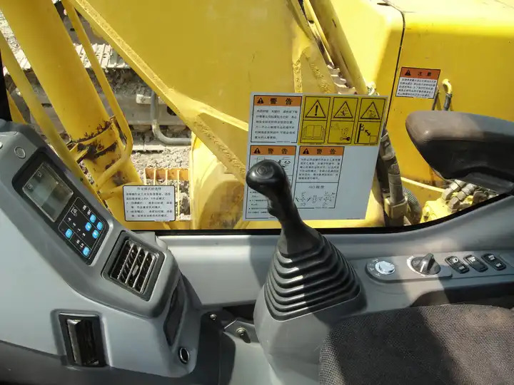 Hot sale low price Komatsu PC130-7 medium used machine hydraulic crawler backhoe digger 13ton used excavators - Crawler excavator: picture 5 Hot sale low price Komatsu PC130-7 medium used machine hydraulic crawler backhoe digger 13ton used excavators - Crawler excavator: picture 5