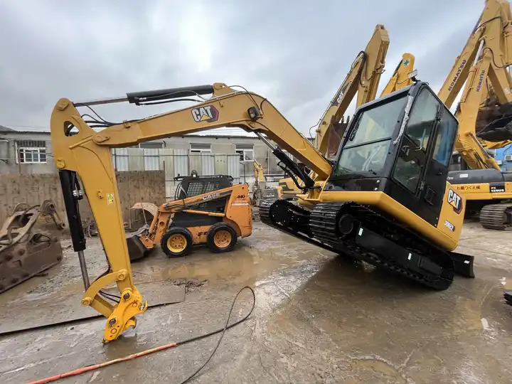 Japan CAT 306E 306E2 306D 305.5 307 308 excavator 95% new retro CAT 305.5 5.5tons with mini excavator bucket - Crawler excavator: picture 4 Japan CAT 306E 306E2 306D 305.5 307 308 excavator 95% new retro CAT 305.5 5.5tons with mini excavator bucket - Crawler excavator: picture 4