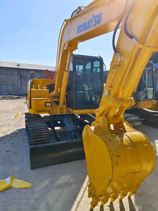 Japan Second Hand Used Hydraulic Crawler Excavator PC55 PC60 PC35 PC120 Digger Komatsu PC60-7 Excavator - Excavator: picture 4 Japan Second Hand Used Hydraulic Crawler Excavator PC55 PC60 PC35 PC120 Digger Komatsu PC60-7 Excavator - Excavator: picture 4
