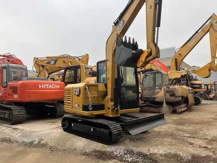 Japan excavator 6ton CAT 306E 306E2 306D 305.5 307 308 excavator 95% new retro CAT 305.5 5.5tons with mini excavator bucket - Crawler excavator: picture 3 Japan excavator 6ton CAT 306E 306E2 306D 305.5 307 308 excavator 95% new retro CAT 305.5 5.5tons with mini excavator bucket - Crawler excavator: picture 3