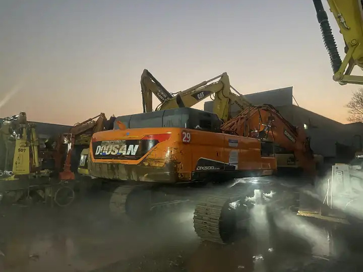 Original Doosan Dx420 Used Excavator/few Working Hours Used 420 Doosan Excavator Dx420 In Stock - Crawler excavator: picture 4 Original Doosan Dx420 Used Excavator/few Working Hours Used 420 Doosan Excavator Dx420 In Stock - Crawler excavator: picture 4