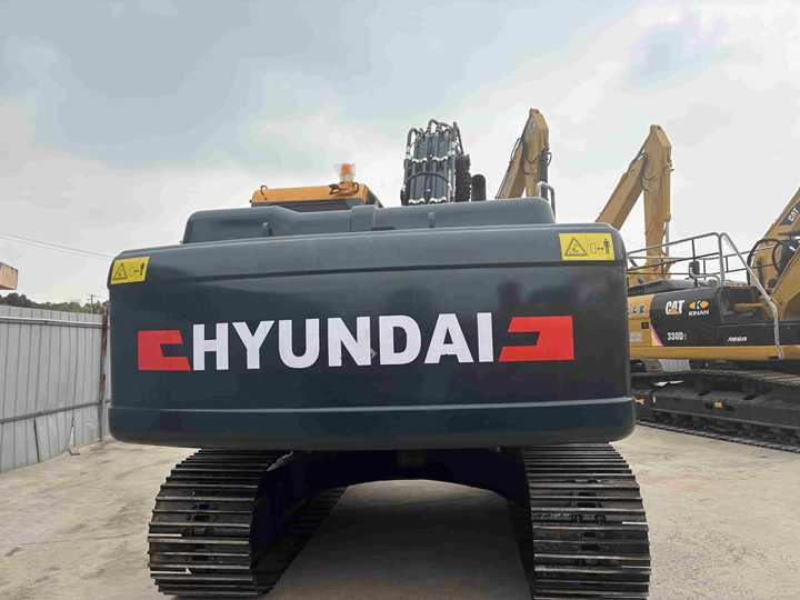 Original Used Korea 22ton Hyundai 220lc-9s 225lc-9t Excavator for Sale in Good Condition and Low Working Time - Excavator: picture 3 Original Used Korea 22ton Hyundai 220lc-9s 225lc-9t Excavator for Sale in Good Condition and Low Working Time - Excavator: picture 3