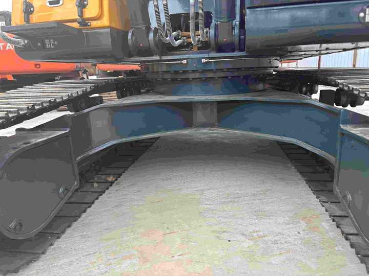 Original Used Korea 22ton Hyundai 220lc-9s 225lc-9t Excavator for Sale in Good Condition and Low Working Time - Excavator: picture 4 Original Used Korea 22ton Hyundai 220lc-9s 225lc-9t Excavator for Sale in Good Condition and Low Working Time - Excavator: picture 4