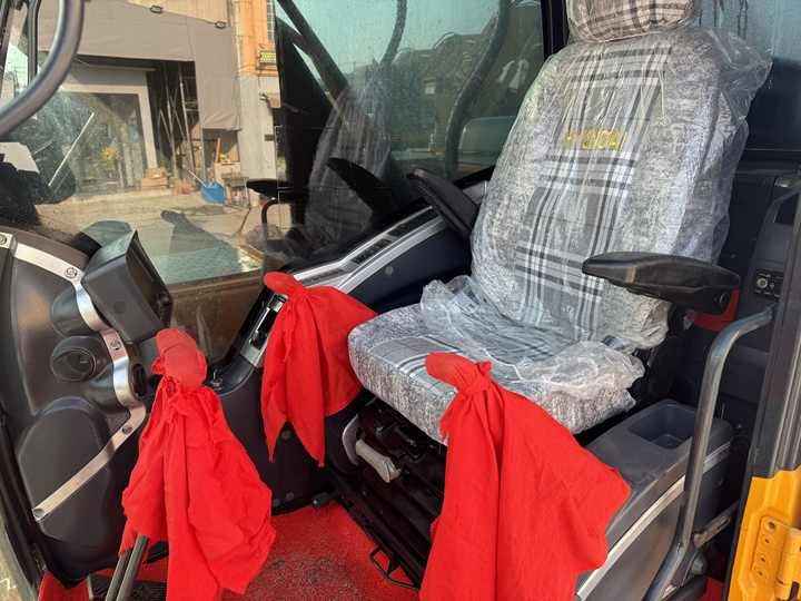 Perfect Condition usada excavadora 22ton Hyundai 220LC Hyundai Excavator Used 220LC-9S excavator For Construction For Sale - Crawler excavator: picture 5 Perfect Condition usada excavadora 22ton Hyundai 220LC Hyundai Excavator Used 220LC-9S excavator For Construction For Sale - Crawler excavator: picture 5