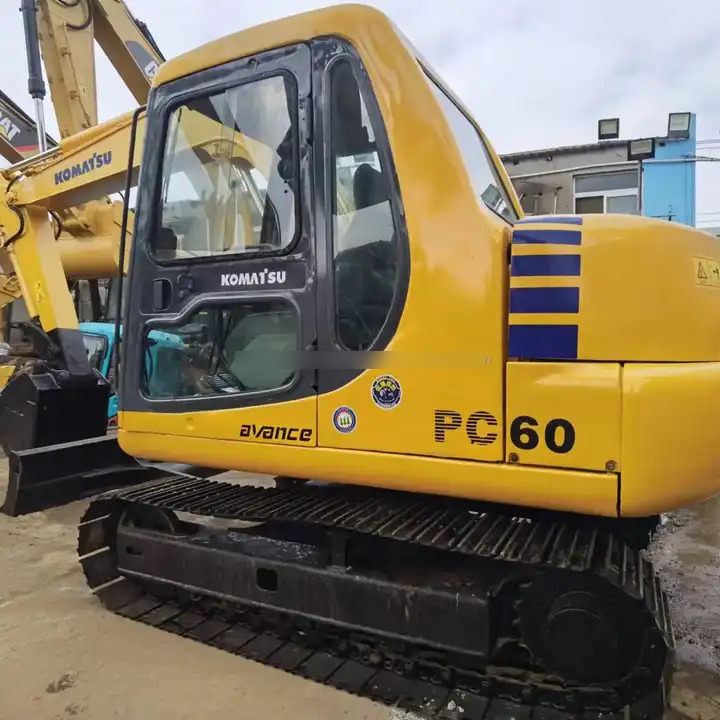 Second hand Komatsu PC60-7 excavator in good condition for sale - Crawler excavator: picture 1 Second hand Komatsu PC60-7 excavator in good condition for sale - Crawler excavator: picture 1