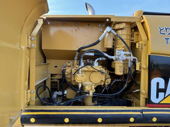 Selling Original Japanese Second-hand Cat 320C Excavator 20 Tons Caterpillar 320CL Excavator at Low Price - Crawler excavator: picture 3 Selling Original Japanese Second-hand Cat 320C Excavator 20 Tons Caterpillar 320CL Excavator at Low Price - Crawler excavator: picture 3