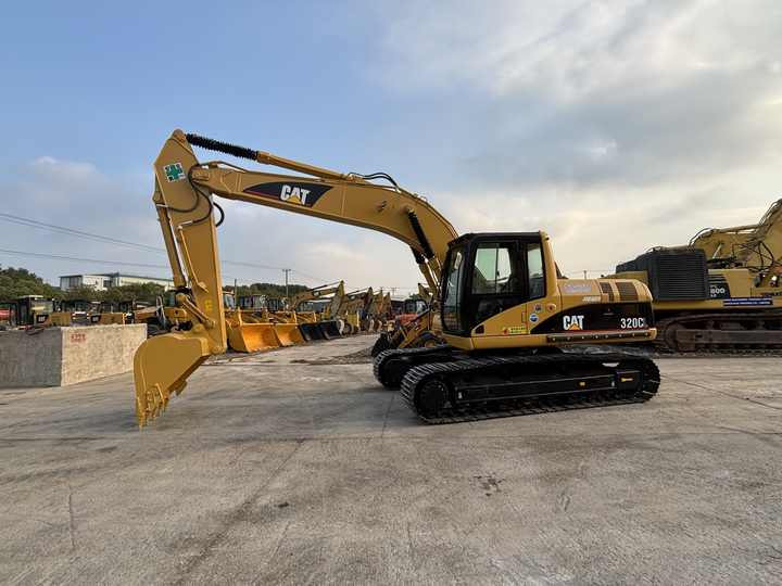 Selling Original Japanese Second-hand Cat 320C Excavator 20 Tons Caterpillar 320CL Excavator at Low Price - Crawler excavator: picture 2 Selling Original Japanese Second-hand Cat 320C Excavator 20 Tons Caterpillar 320CL Excavator at Low Price - Crawler excavator: picture 2