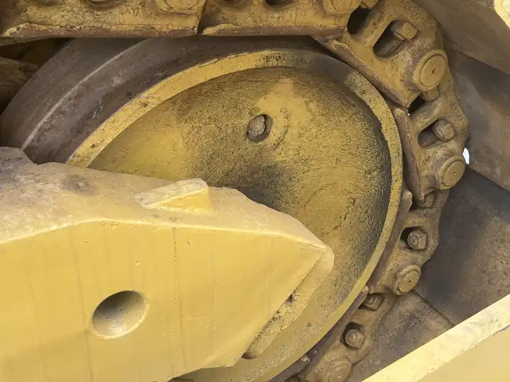 Used CAT D8R bulldozer in good condition for sale - Bulldozer: picture 4 Used CAT D8R bulldozer in good condition for sale - Bulldozer: picture 4