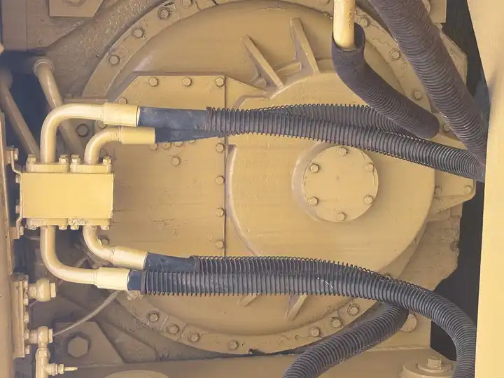 Used CAT D8R bulldozer in good condition for sale - Bulldozer: picture 5 Used CAT D8R bulldozer in good condition for sale - Bulldozer: picture 5