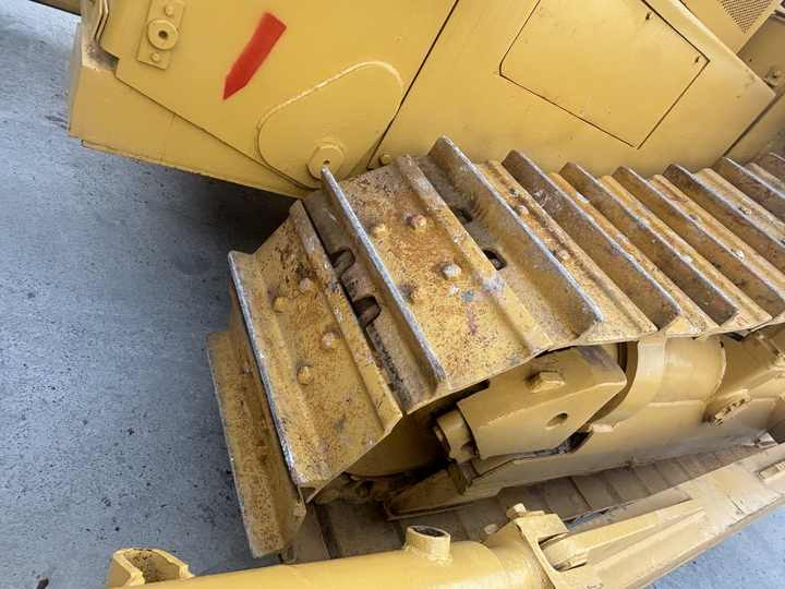 Used Caterpillar bulldozer CAT D8R on sale - Bulldozer: picture 5 Used Caterpillar bulldozer CAT D8R on sale - Bulldozer: picture 5