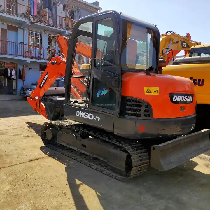 Used Doosan dh60-7 Excavator 100% Korea Used Mini Hydraulic Excavator Low Working Hours Low Price for sale - Crawler excavator: picture 2 Used Doosan dh60-7 Excavator 100% Korea Used Mini Hydraulic Excavator Low Working Hours Low Price for sale - Crawler excavator: picture 2
