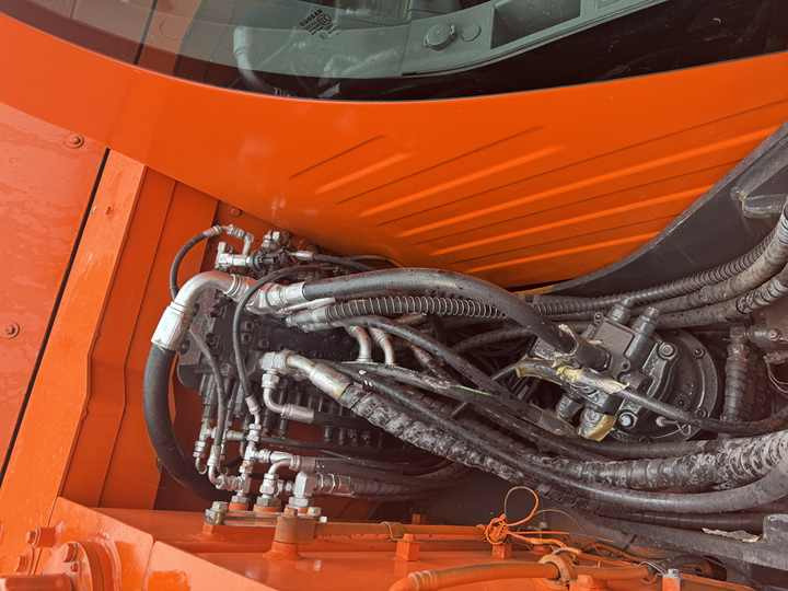 Used Excavator Doosan Dx75-9C Excavators Earth-moving Machinery Doosan Dx60 Dx80 Dx75-9c Dx225 Dh55 Dx60-9c for Sale - Crawler excavator: picture 5 Used Excavator Doosan Dx75-9C Excavators Earth-moving Machinery Doosan Dx60 Dx80 Dx75-9c Dx225 Dh55 Dx60-9c for Sale - Crawler excavator: picture 5