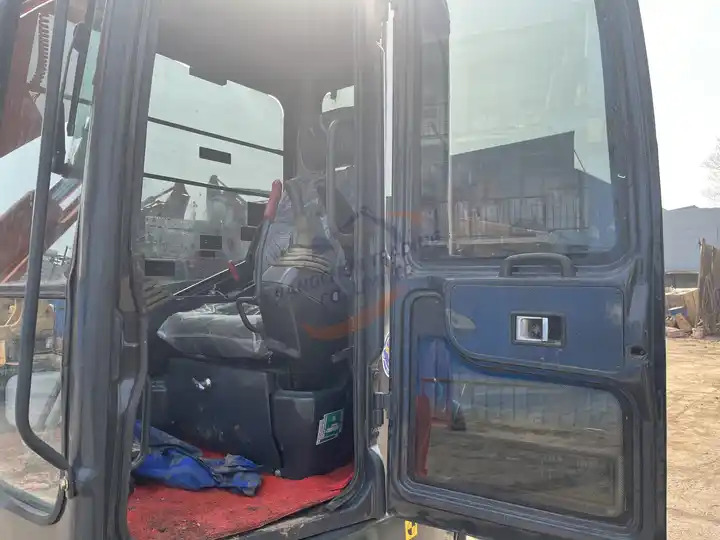 Used Hitachi excavator ZX55UR in good condition for sale - Mini excavator: picture 5 Used Hitachi excavator ZX55UR in good condition for sale - Mini excavator: picture 5