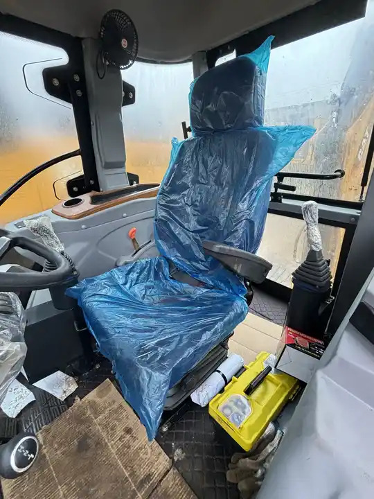 Used caterpillar backhoe loader CAT 420F2 in good condition for sale - Backhoe loader: picture 5 Used caterpillar backhoe loader CAT 420F2 in good condition for sale - Backhoe loader: picture 5