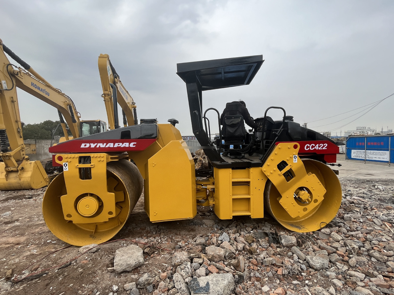 Used road roller Dynapac CC422 with Double Drum Roller in Good Condition - Road roller: picture 4 Used road roller Dynapac CC422 with Double Drum Roller in Good Condition - Road roller: picture 4