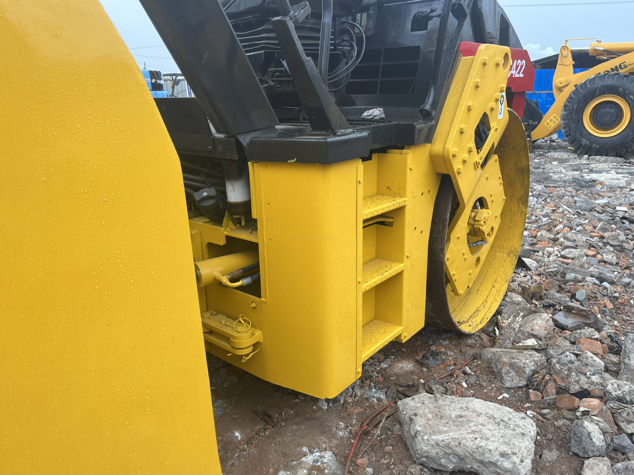 Used road roller Dynapac CC422 with Double Drum Roller in Good Condition - Road roller: picture 5 Used road roller Dynapac CC422 with Double Drum Roller in Good Condition - Road roller: picture 5