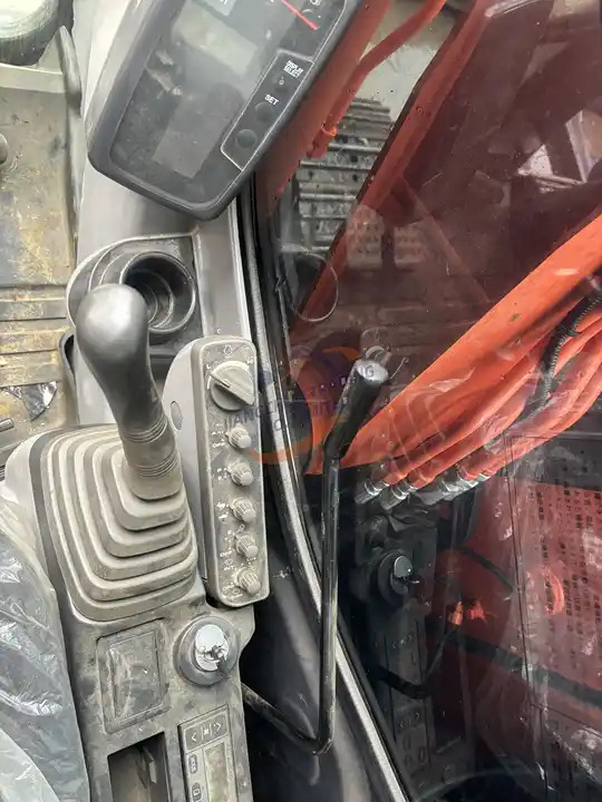 Mini hitachi excavator 7 ton zx70 Hitachi digger Hitachi zx70 used excavator crawler - Crawler excavator: picture 4 Mini hitachi excavator 7 ton zx70 Hitachi digger Hitachi zx70 used excavator crawler - Crawler excavator: picture 4