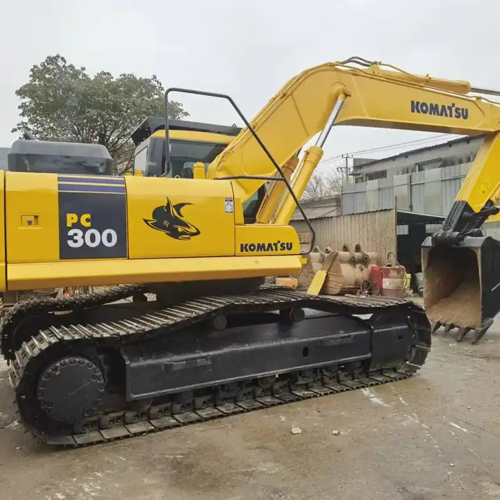 Used 30 ton good quality Komatsu PC300-7 original Japan excavator in cheap price for sale - Crawler excavator: picture 1 Used 30 ton good quality Komatsu PC300-7 original Japan excavator in cheap price for sale - Crawler excavator: picture 1
