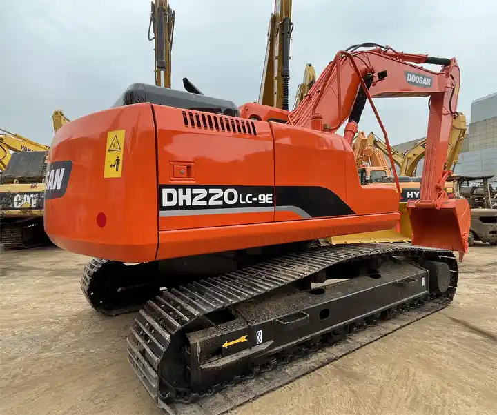 Used original Korea Doosan 20 ton excavator with cheap price and good condition DOOSAN Dx220LC-9e - Crawler excavator: picture 2 Used original Korea Doosan 20 ton excavator with cheap price and good condition DOOSAN Dx220LC-9e - Crawler excavator: picture 2
