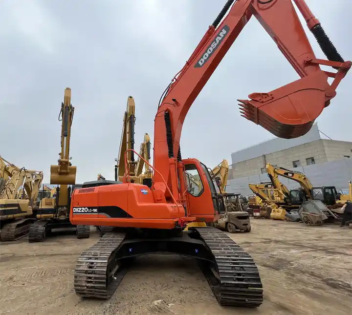 Used original Korea Doosan 20 ton excavator with cheap price and good condition DOOSAN Dx220LC-9e - Crawler excavator: picture 5 Used original Korea Doosan 20 ton excavator with cheap price and good condition DOOSAN Dx220LC-9e - Crawler excavator: picture 5