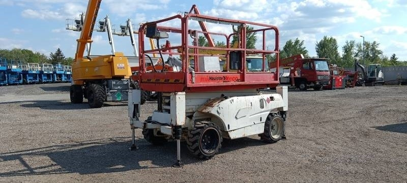 Haulotte Compact 10 DX - 4x4 - 10m - diesel - Scissor lift: picture 2 Haulotte Compact 10 DX - 4x4 - 10m - diesel - Scissor lift: picture 2
