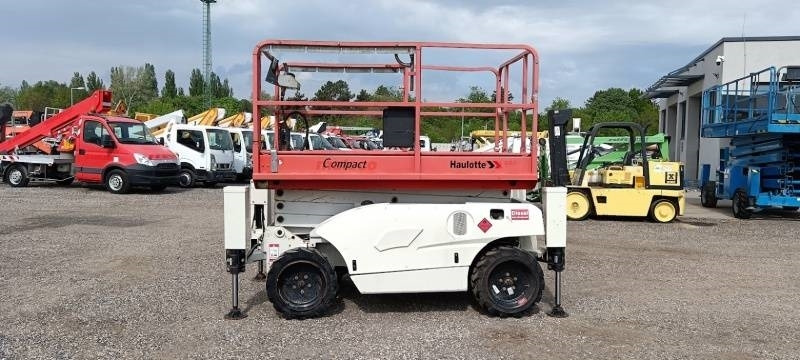 Haulotte Compact 10 DX - 4x4 - 10m - diesel - Scissor lift: picture 5 Haulotte Compact 10 DX - 4x4 - 10m - diesel - Scissor lift: picture 5