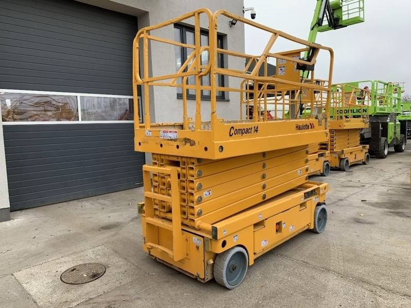 Haulotte Compact 14 - 14 m, electric - Scissor lift: picture 2 Haulotte Compact 14 - 14 m, electric - Scissor lift: picture 2