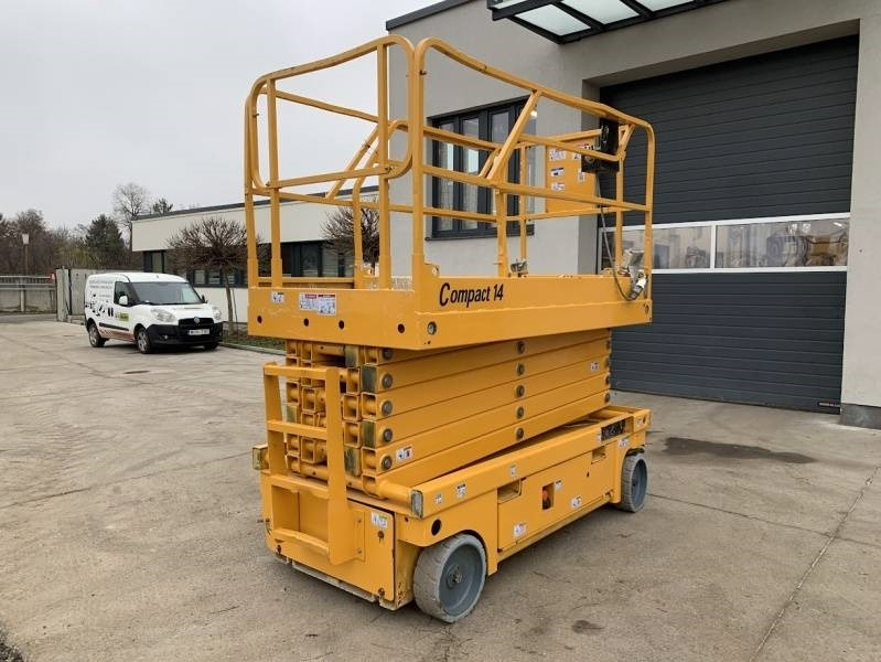 Haulotte Compact 14 - 14 m, electric - Scissor lift: picture 2 Haulotte Compact 14 - 14 m, electric - Scissor lift: picture 2