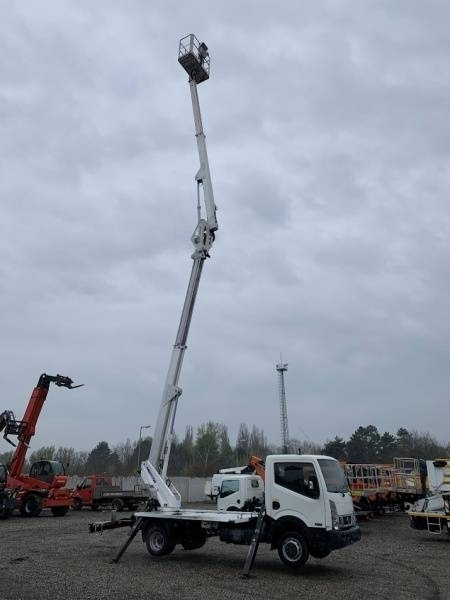 Nissan Cabstar Multitel HX195 - 19,5m  on lease Nissan Cabstar Multitel HX195 - 19,5m: picture 11