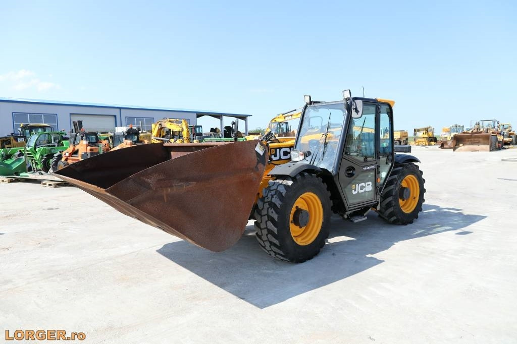 JCB 527-58 Agri - Telescopic handler: picture 1 JCB 527-58 Agri - Telescopic handler: picture 1