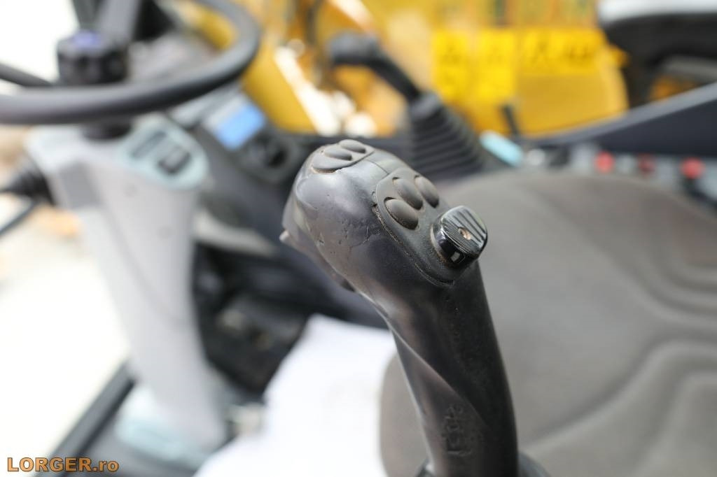 Wheel excavator Komatsu PW 148-10: picture 22